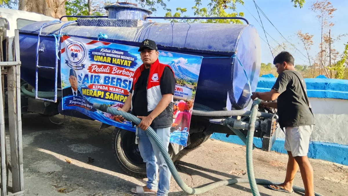 KWI Salurkan Bantuan Air Bersih untuk Warga Kampung Merapi Sampang