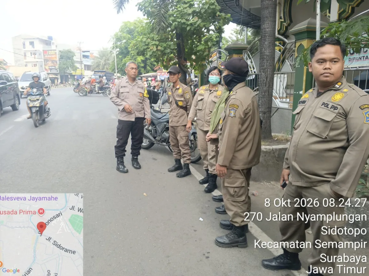 Bhabinkamtibmas Sidotopo Bersama Satpol PP Pantau Anjal di Karang Tembok, Situasi Kondusif